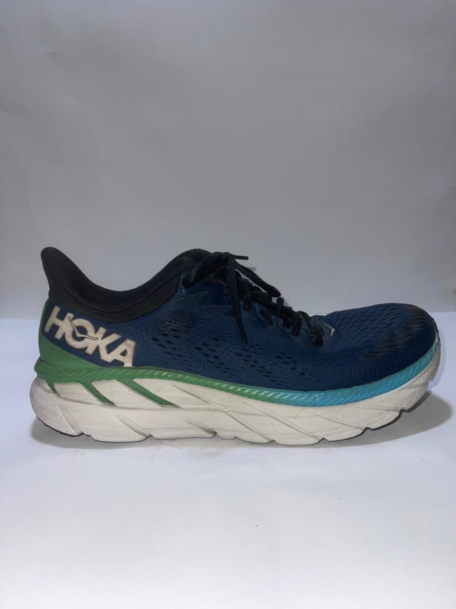 Hoka Clifton 7 pre-owned shoes by Hoka