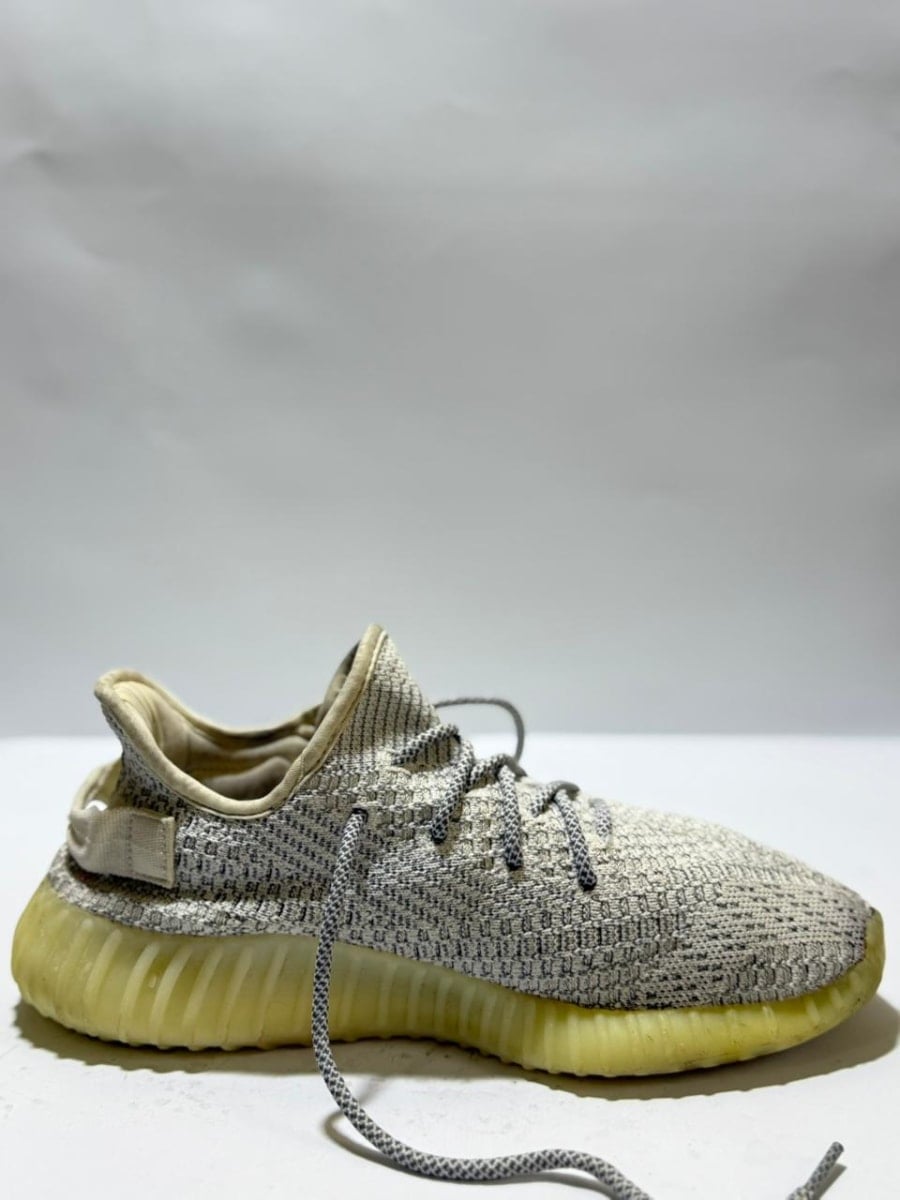 Adidas Yeezy Boost 350 V2 pre-owned shoes by Adidas