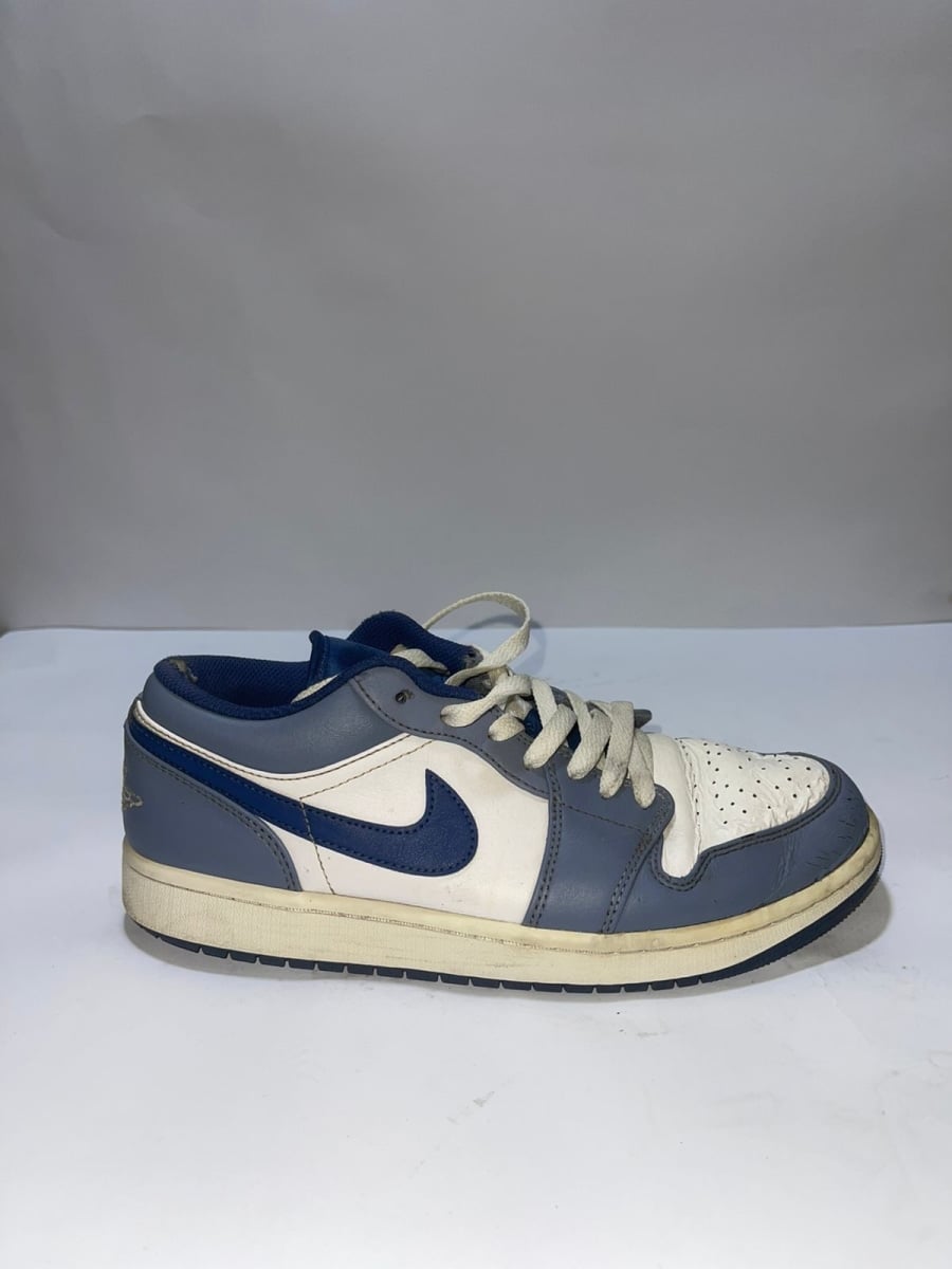 Nike Air Jorden Low pre-owned shoes by Nike