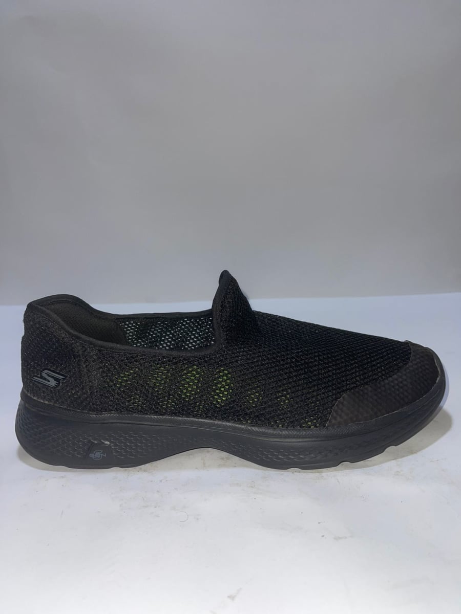 Sketcher Go Walk 4 pre-owned shoes by Sketcher
