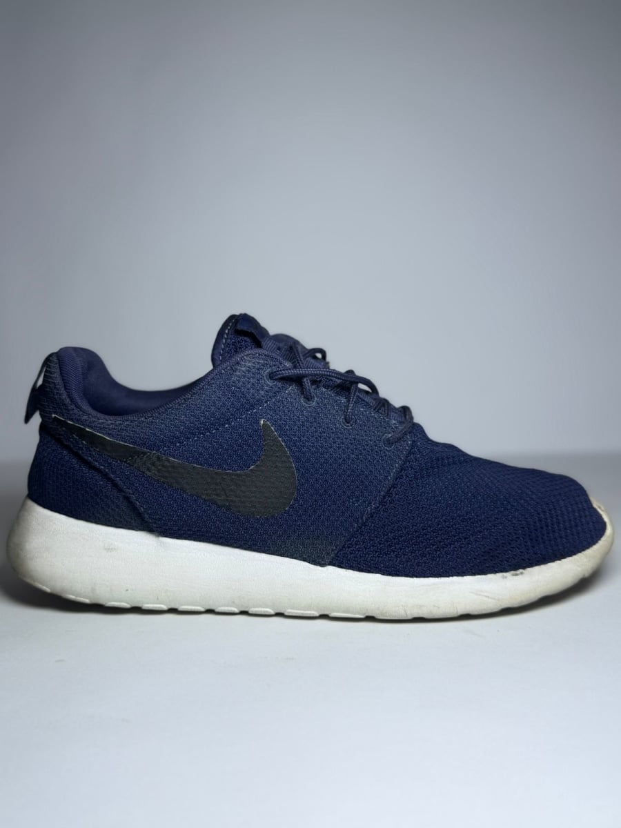 Nike Roshe Run pre-owned shoes by Nike